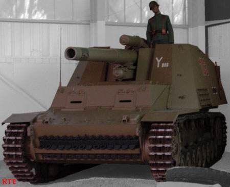 LeFH18/2 auf Pz.II (Sf) 'Hummel' pantserhouwitser, Sinsheim (D).