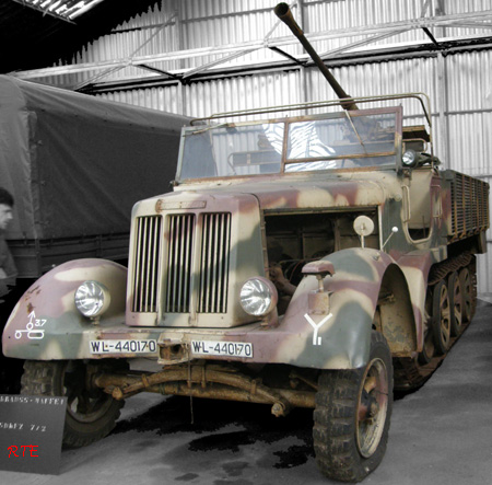 Sd.Kfz. 7/2, de 3.7cm FlaK 37 auf Selbstfahrlafette, Kapellen (B).