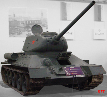 Medium Tank T34-85 Saumur (F)